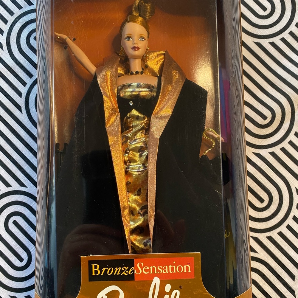 Barbie Bronze sensation NRFB 1998 Mattel 20022 Vintage Collectible